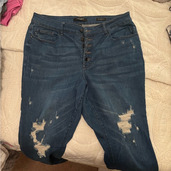 Judy Blue Relaxed Fit Distressed Denim Jeans - Picture 3 of 4